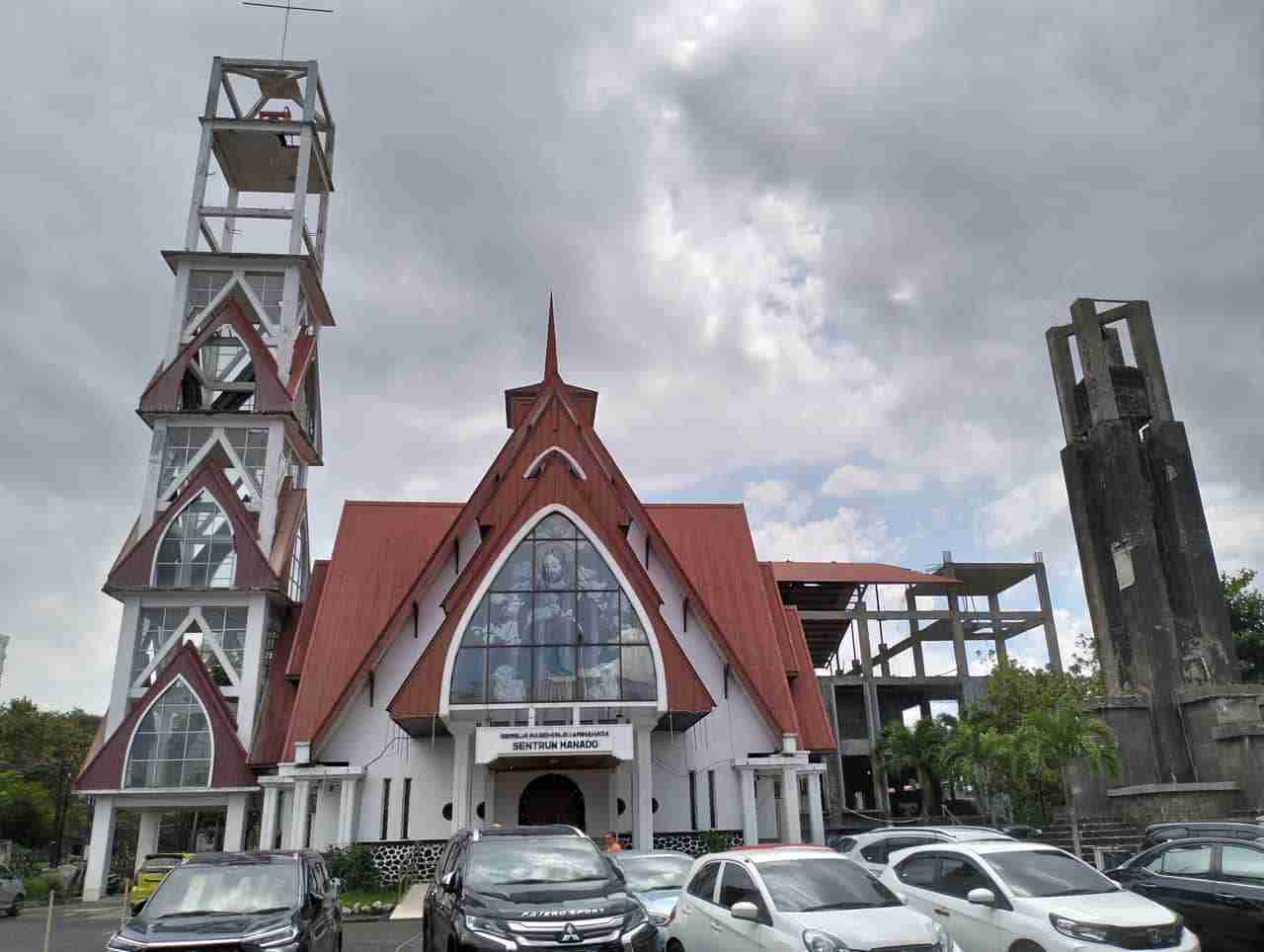 Manado's oldest church: Sentrum.